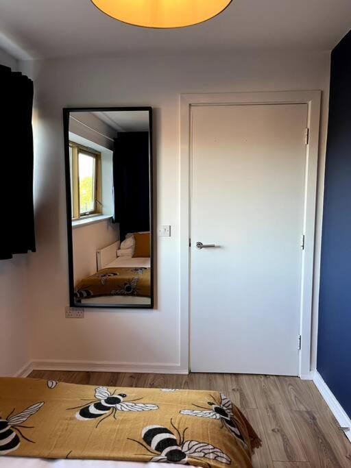 Colourful, Bright And Chic 2 Storey Apartment Manchester Buitenkant foto